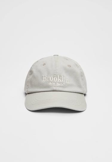 Кепка с надписью Brooklyn