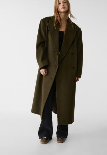 Oversize coat with buttons